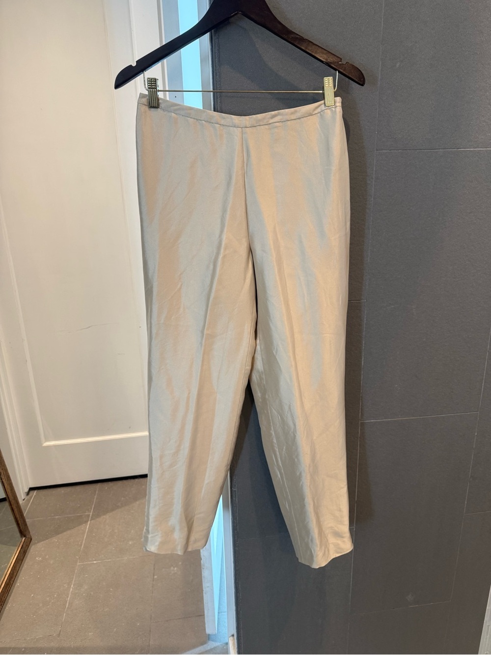 Ann Taylor Women’s Size 6 Ivory Silk Blend Straight Leg Dress Pants